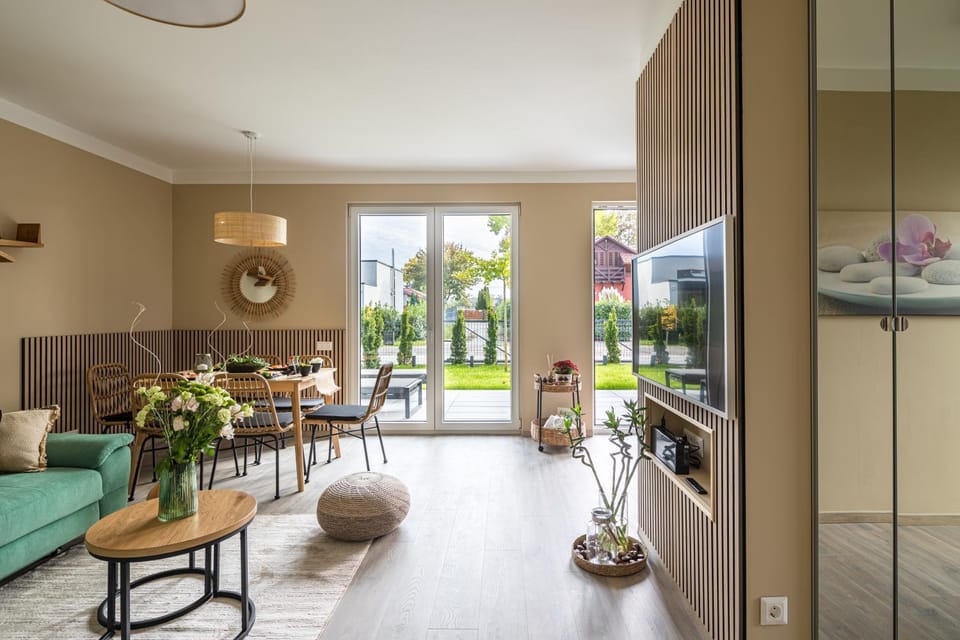 Patio, Garden, TV and multimedia, Balcony/Terrace, Living room, Garden view