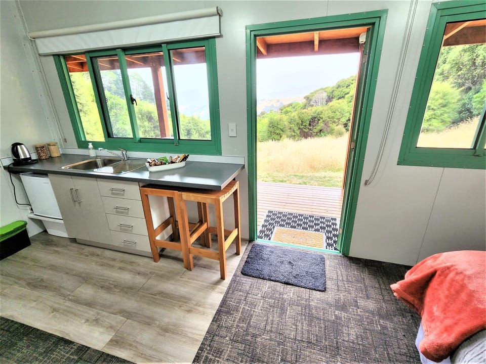 Kitchen or kitchenette, Continental breakfast
