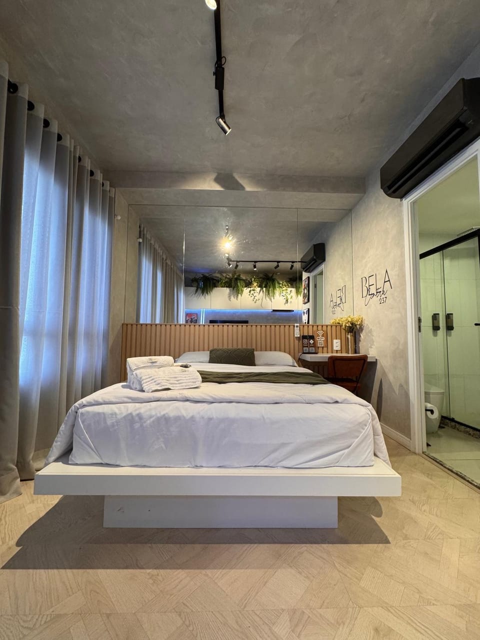 Bed, Photo of the whole room, Bedroom, towels
