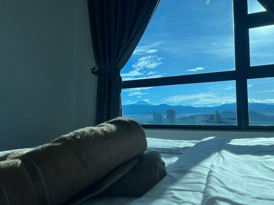 TK Homestay - Sea View and Mount Kinabalu View Apartment in Kota Kinabalu