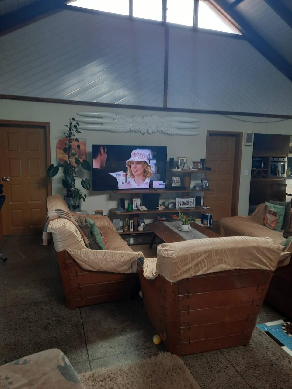 Communal lounge/ TV room