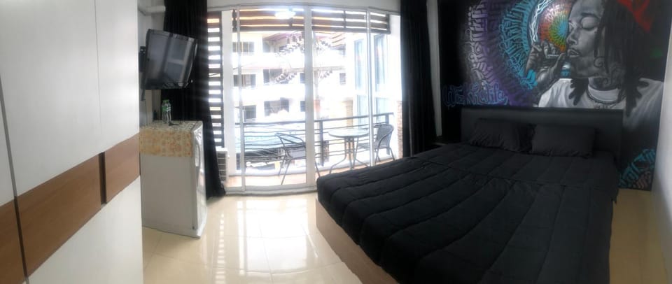 Bonkers Guesthouse Bed and Breakfast in Pattaya City