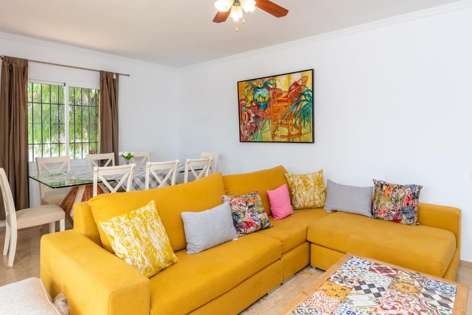 Living room, Seating area, fireplace