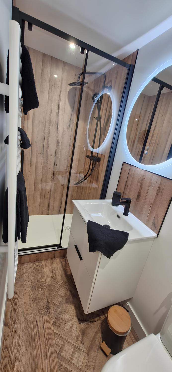 Shower, Bathroom, wardrobe