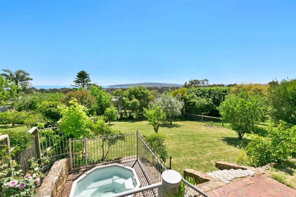 Garden, Hot Tub, Garden view