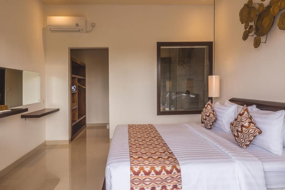 Bed, Photo of the whole room, Bedroom, wardrobe, air conditioner