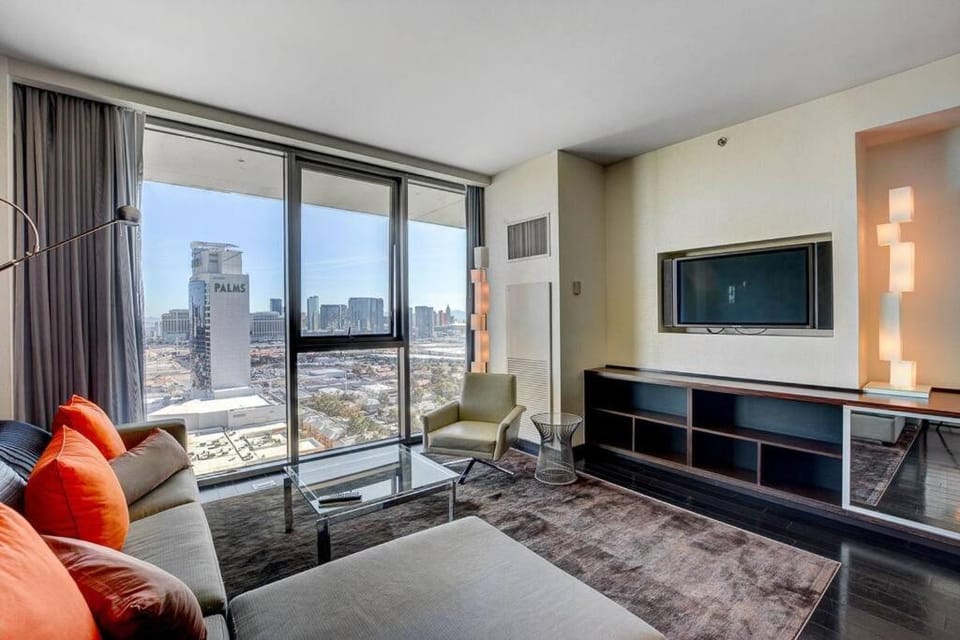 Strip View Luxury Studio No Resort Fee Palms Place Apartment in Paradise