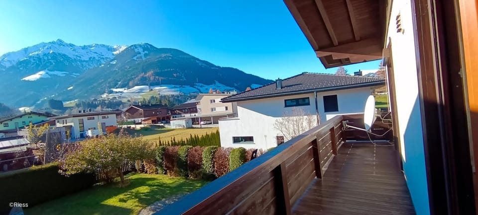 Nearby landmark, View (from property/room), Balcony/Terrace, Mountain view