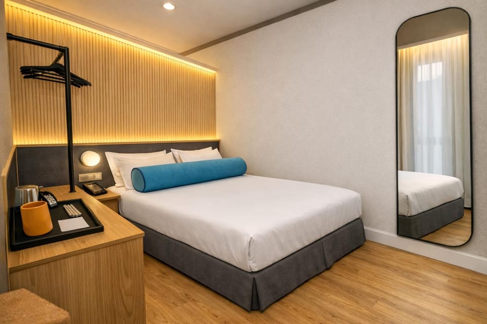 Bed, Photo of the whole room, Bedroom