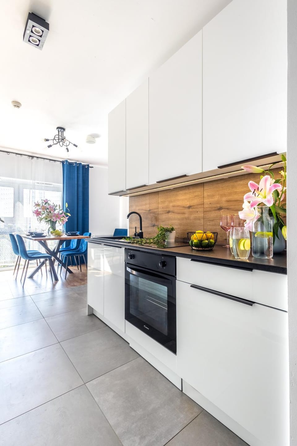Kitchen or kitchenette, pet friendly, stove