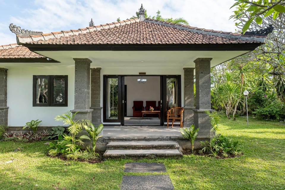 Property building, Day, Garden, Garden view