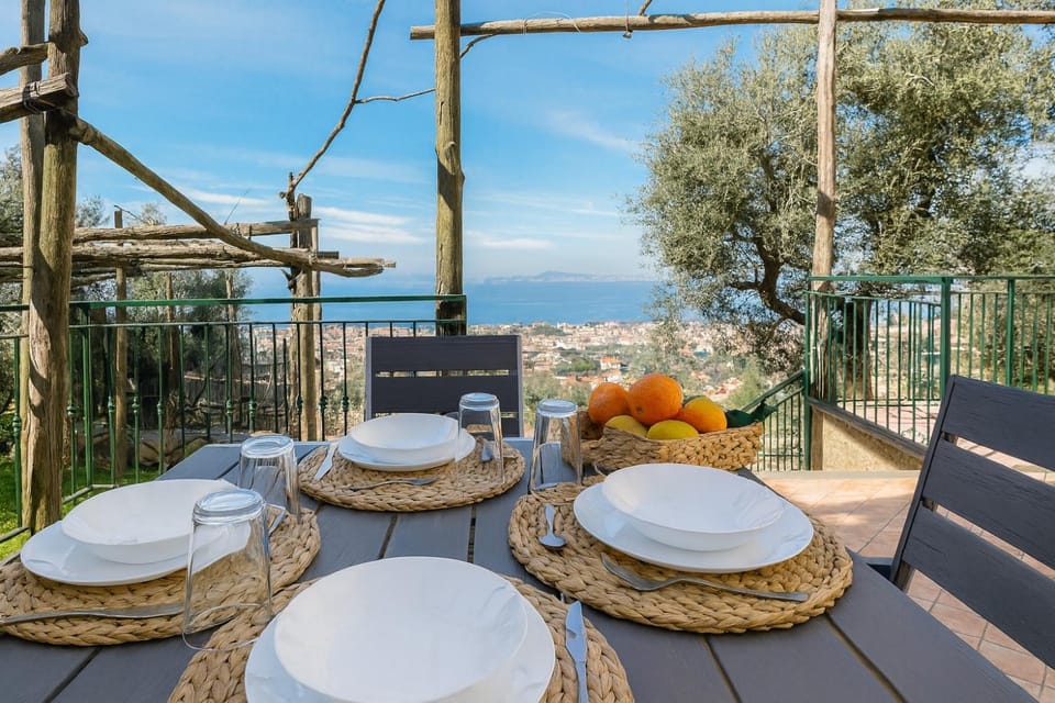 Patio, Natural landscape, View (from property/room), Balcony/Terrace, Food and drinks, Sea view