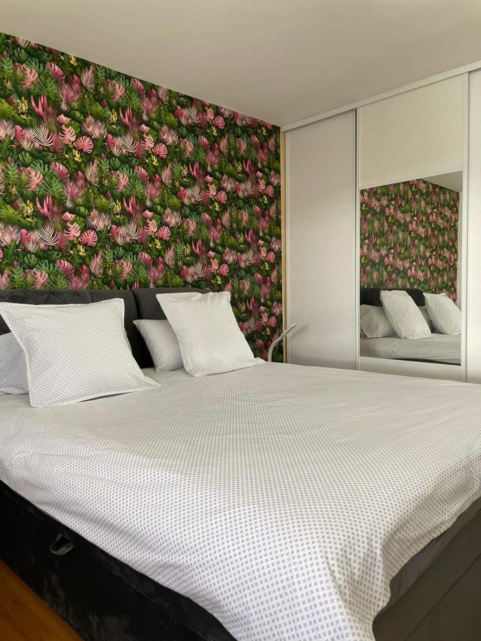 Bed, Photo of the whole room, Bedroom, wardrobe
