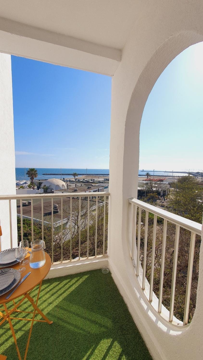 Patio, View (from property/room), Balcony/Terrace, Dining area, Sea view