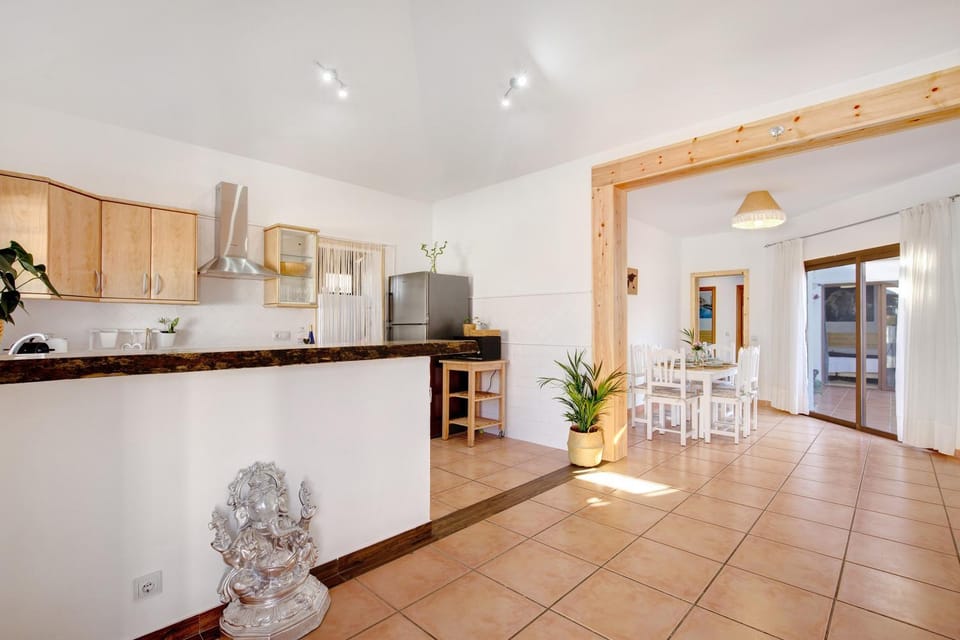 Property building, Kitchen or kitchenette, Living room