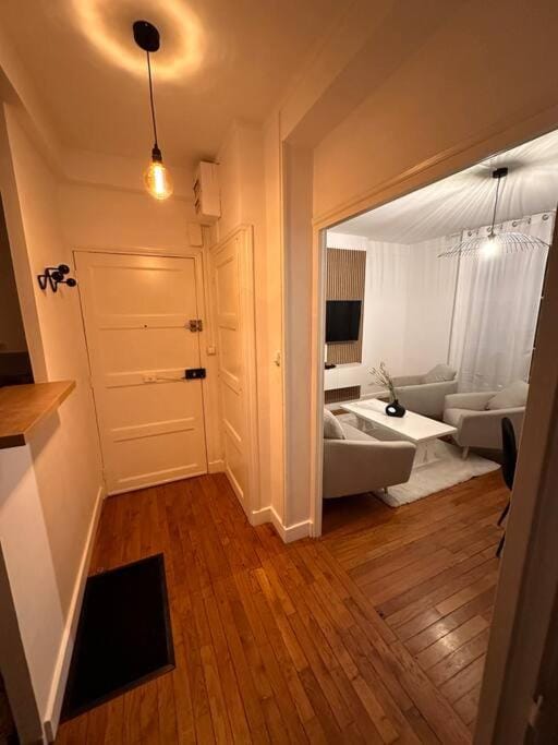 Le beau Milo 2 chambres Coeur de ville avec Balcon Netflix Apartment in Bourgogne-Franche-Comté