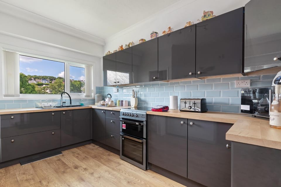 2 Harbour Court Saundersfoot Apartment in Saundersfoot