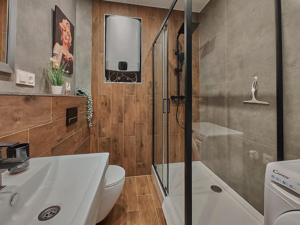 Shower, Bathroom, washing machine