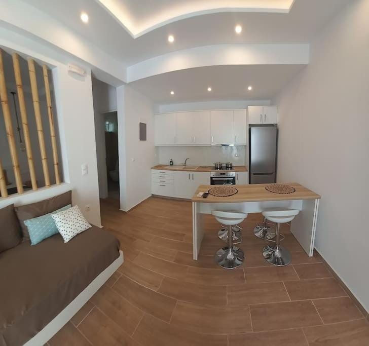 Deja vu Ευχάριστο σπίτι στο κέντρο του νησιού ΊΟΥ Apartment in Decentralized Administration of the Aegean