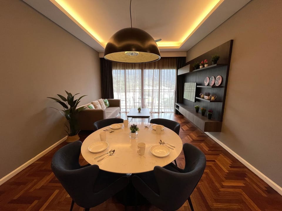 Living room, Seating area, Dining area
