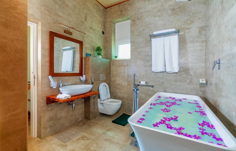 Bathroom, Bath, towels
