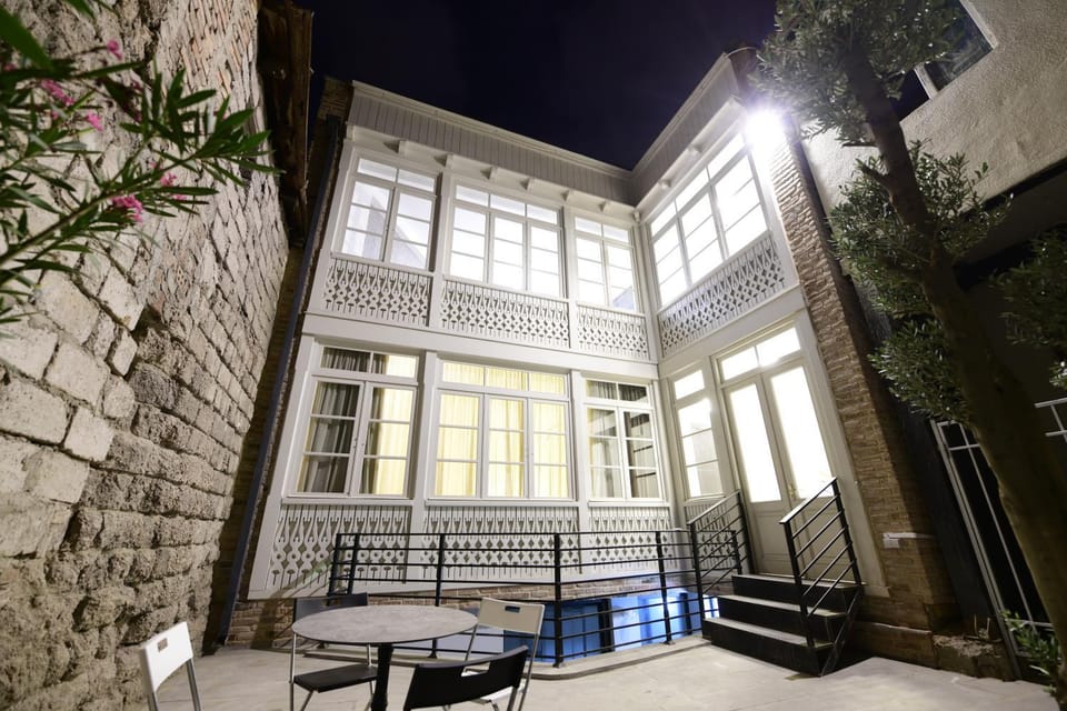 Property building, Garden, Inner courtyard view