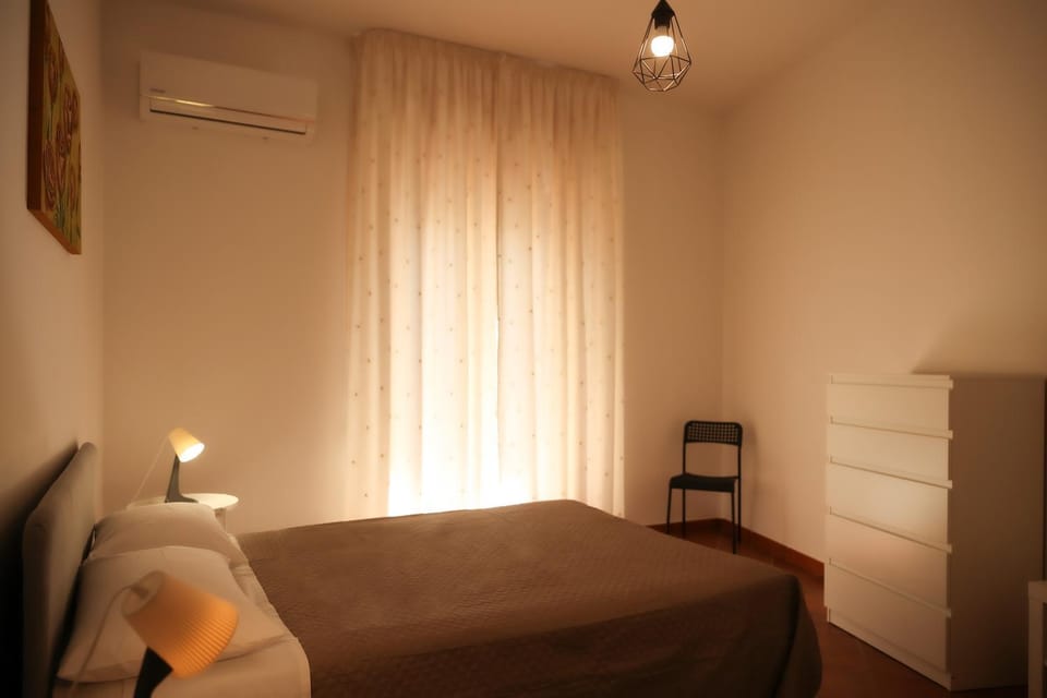 Bedroom, air conditioner