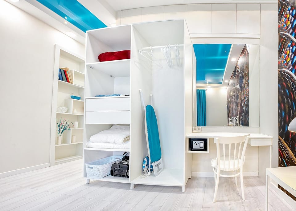 Bedroom, wardrobe