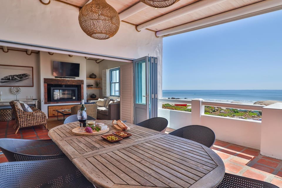 Patio, Balcony/Terrace, Living room, Dining area, Sea view