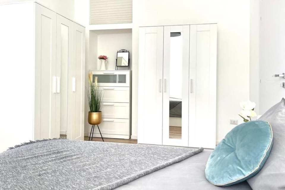 Bedroom, wardrobe