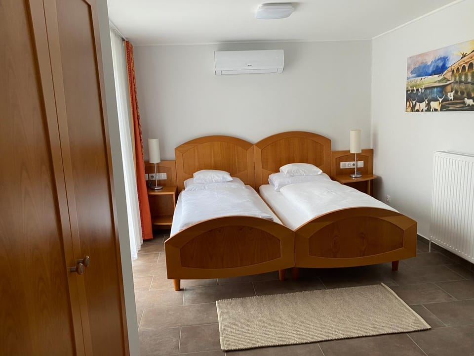 Photo of the whole room, Bedroom, air conditioner