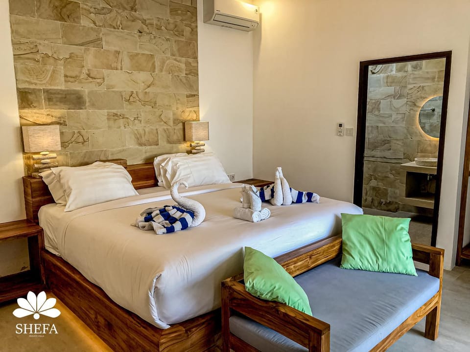 Bed, Photo of the whole room, Bedroom, towels, air conditioner