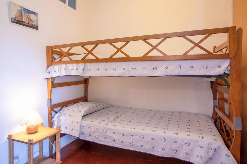 Property building, Living room, Bedroom