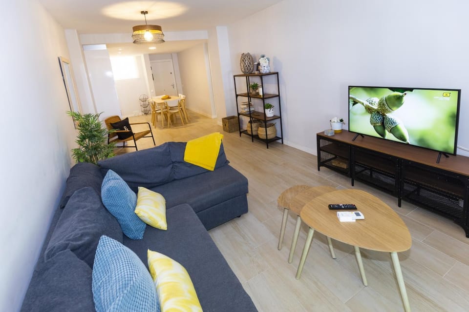Communal lounge/ TV room, Living room