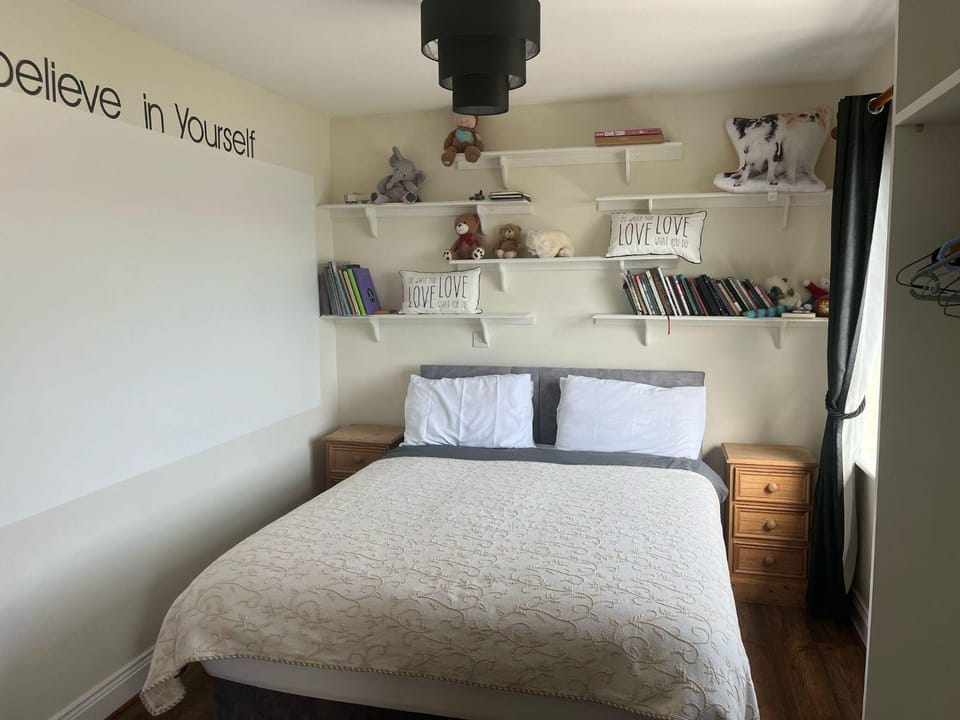 6 Ensuite Bedrooms-Sleeps 12-Garden-Sea & Mtn View House in County Kerry