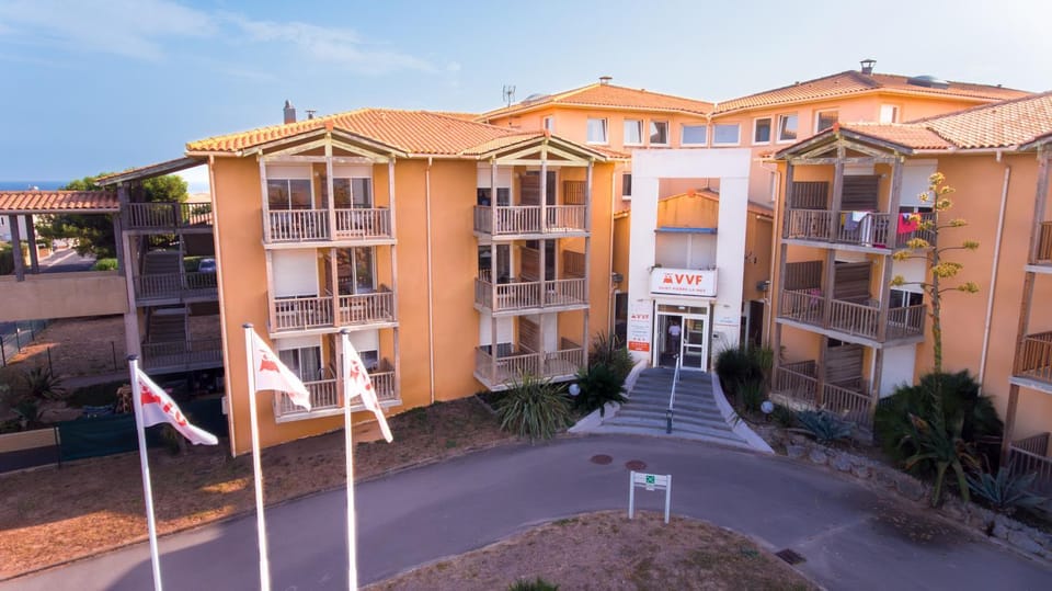 Property building, Street view