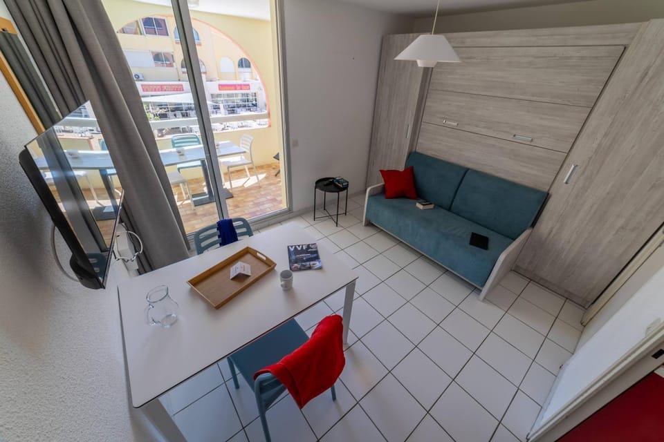 Living room, Photo of the whole room, Dining area