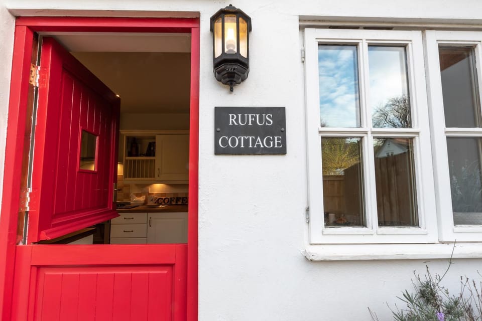 Rufus Cottage - Escape to Nature Forest View House in New Forest District