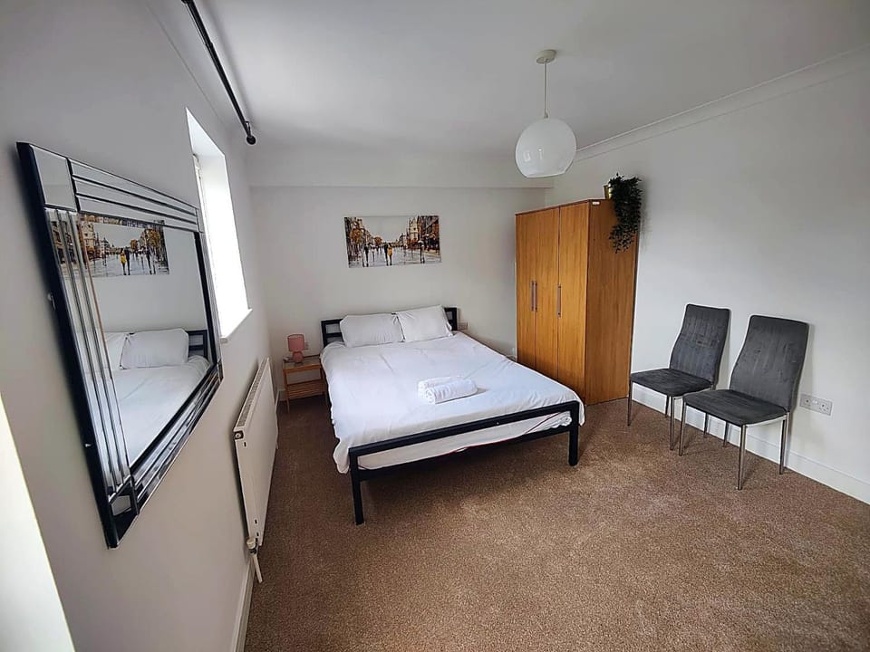 Aldgate Flats in E1. Apartment in London