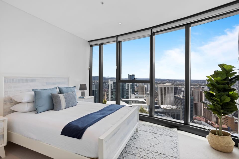 Breathtaking City Views 1-Bed with Pool, BBQ & Gym Apartment in Kangaroo Point