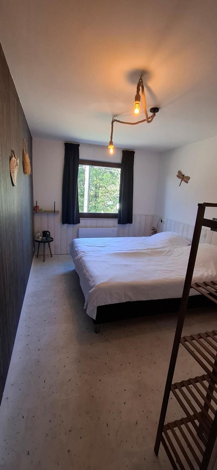 Bed, Photo of the whole room, Bedroom