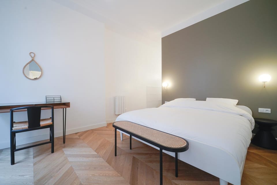 Bed, Photo of the whole room, Bedroom, hair dresser