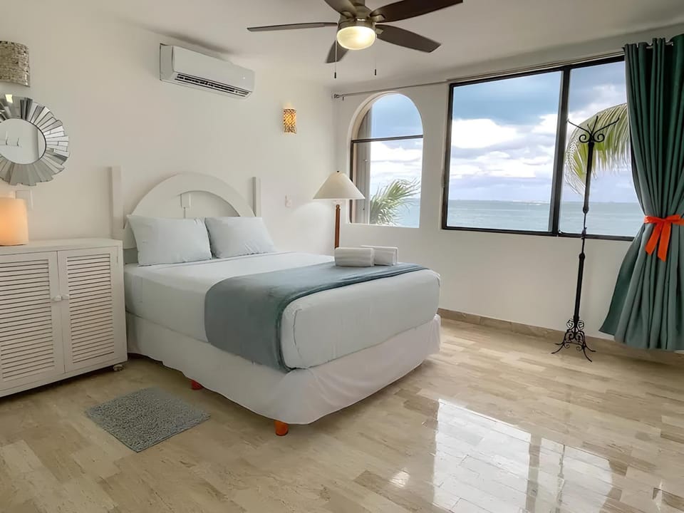 Bed, Photo of the whole room, Bedroom, air conditioner