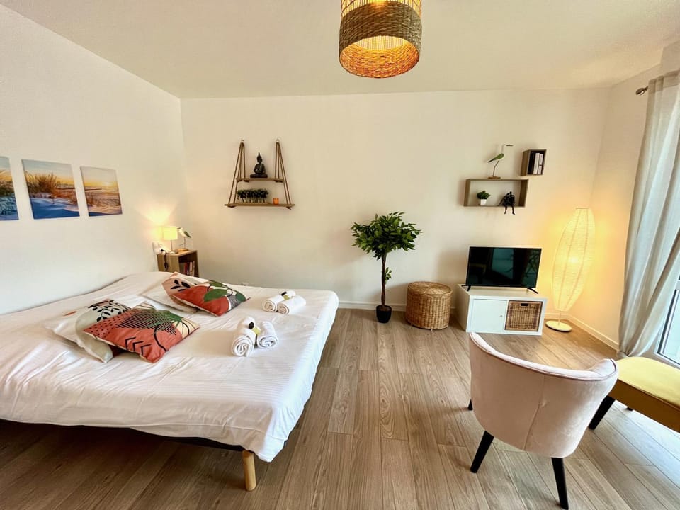 Nihal, Studio proche Zenith avec parking et balcon Apartment in Caen
