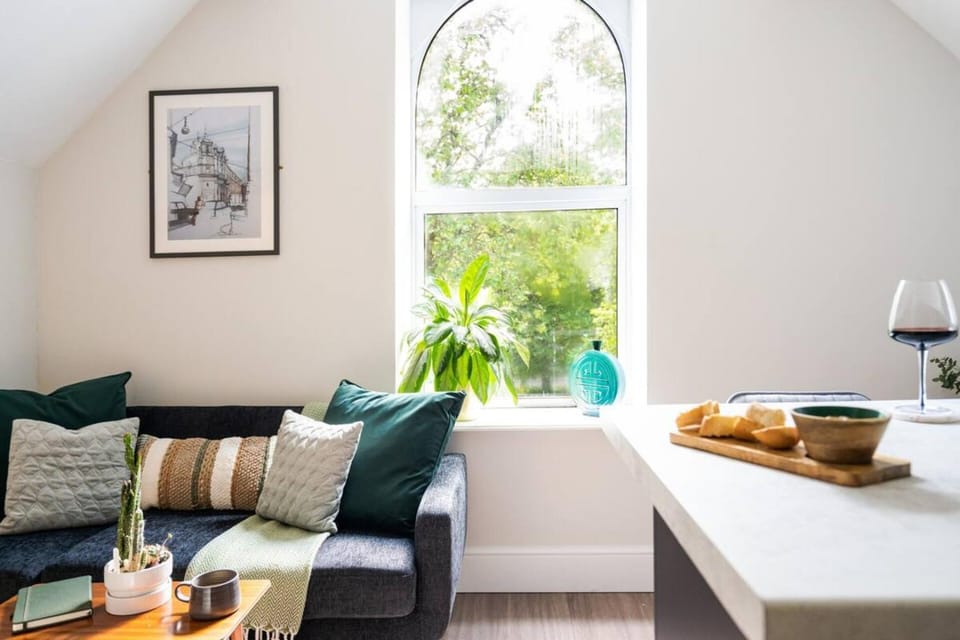 2-Bed · City Centre · Sleeps 4 Apartment in Cardiff