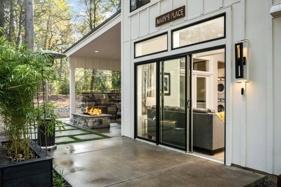 Marv's Place House in Clackamas County