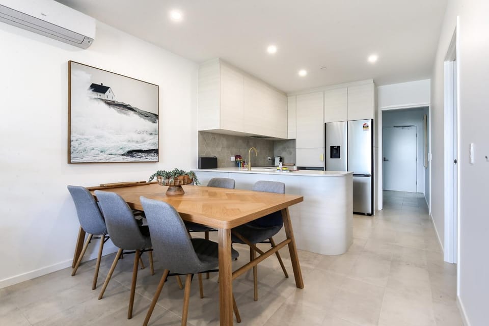 Elegant 2-Bed Apartment with Stunning Views Apartment in Batemans Bay
