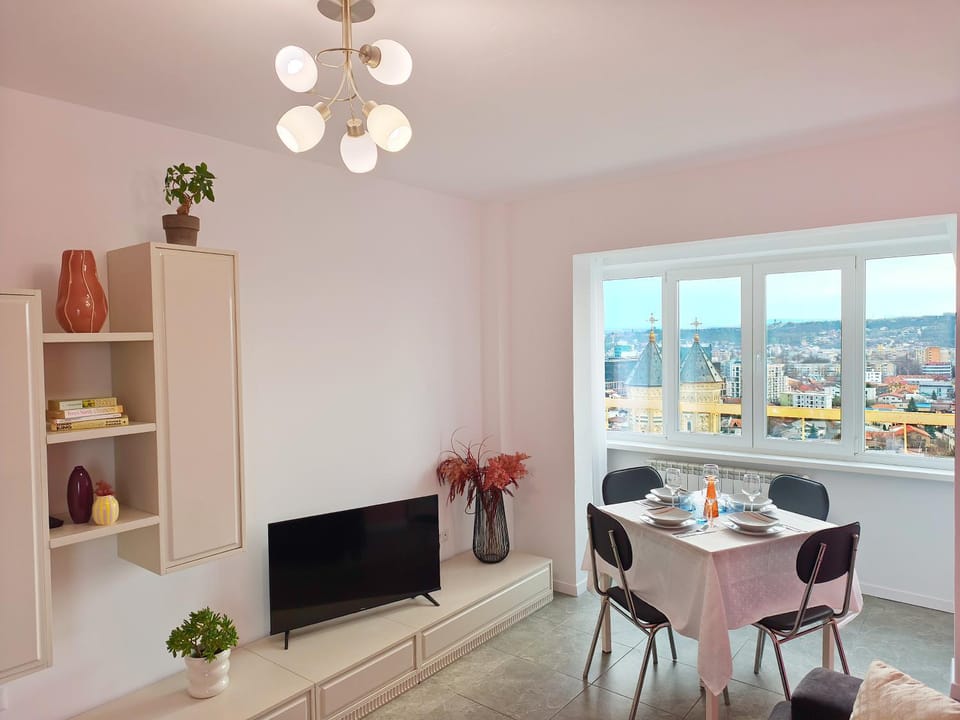 Nearby landmark, Day, Darts, TV and multimedia, View (from property/room), View (from property/room), Living room, Seating area, Dining area, City view, City view, Landmark view, Landmark view