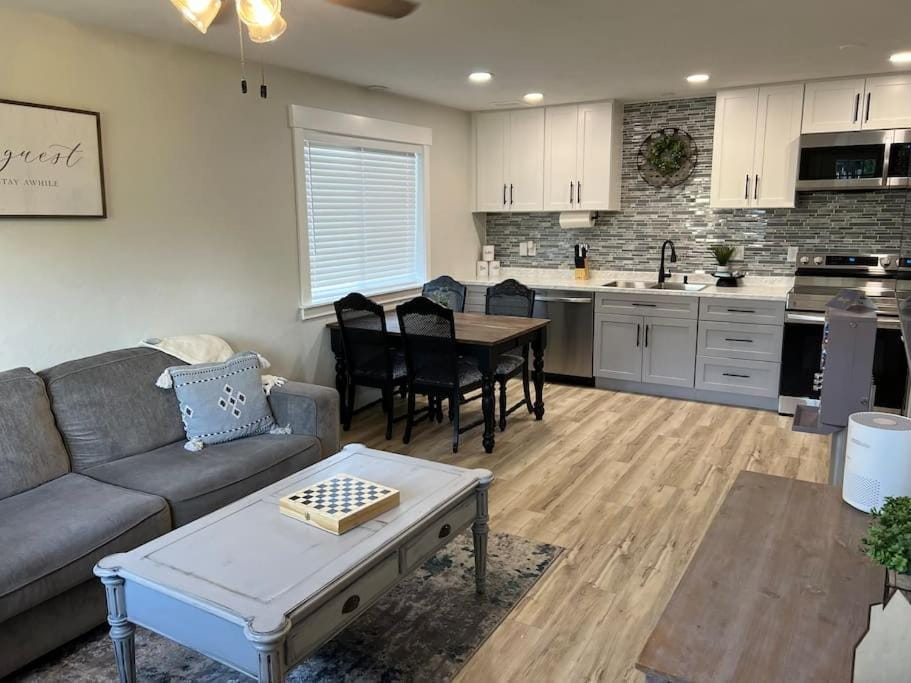 Heritage Suites 1998 #4- Peaceful 1 bedroom 1 bath Suite Apartment in Idaho Falls