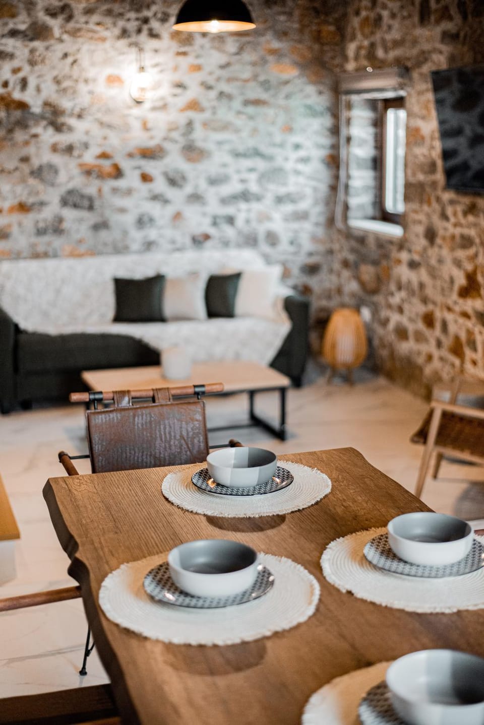Coffee/tea facilities, Living room, Seating area, Dining area